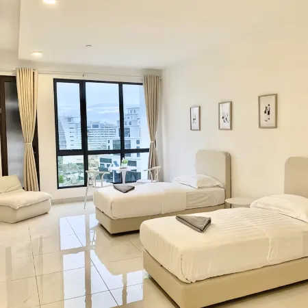 Deco Home @ Sutera Bay Отели рядом с достопримечательностью «Торговый центр Karamunsing Capital»