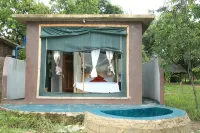 Double G Safaris and Camp Mikumi - Хоумстей