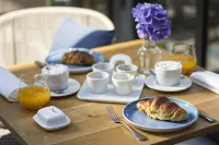 Almayer Art & Heritage Adults Only Hotel and Dépendance Rooms - breakfast