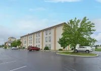 Quality Inn & Suites Near St Louis and I-255