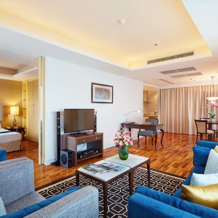 The Duchess Hotel Отели рядом с достопримечательностью «Станция BTS Ратчадамри»