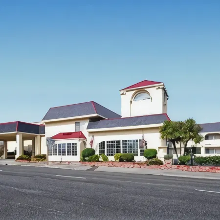 Clarion Hotel by Humboldt Bay