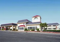 Clarion Hotel by Humboldt Bay