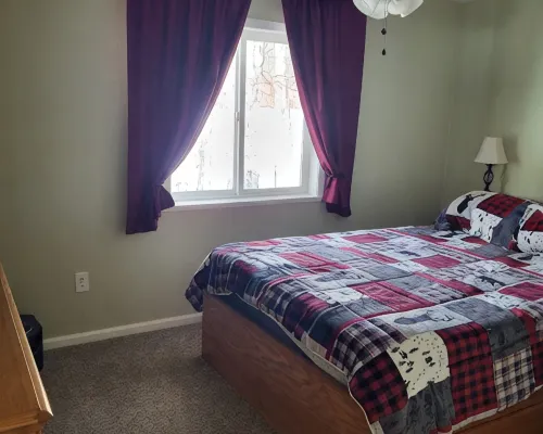 Enjoy your stay at the Grizzly Inn in the quaint community of Willow Alaska! โรงแรมในวิลโลว์