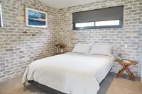 Cockatoo Cottage Bundeena - Tiny houses