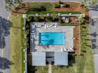 4 cruiser bikes, 8 beach chairs, .5 mile to beach POOL OPEN! - Swimmingpools