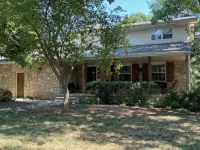 North Arrow- Warm, Stylish, Edge of Town - Boutique