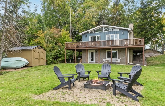 Relaxing Lake Home that is certain to create smiles and memories for all ages!