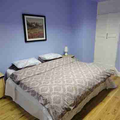 Perfect! for doing Galway City. Discount for Weekly Stays! Rooms