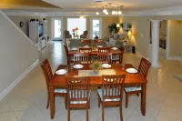 This is it! Spacious Luxury 8 Bedroom Villa, Pool, Hs Internet