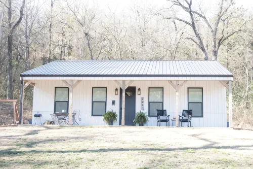 The Peach Cottage Near Horsehead Lake, University, Wedding Venues, Ozark Mtns! - Boutique
