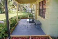 Fenced yard lots of Parking for trailer close to beach 4 bedrooms Edgewater