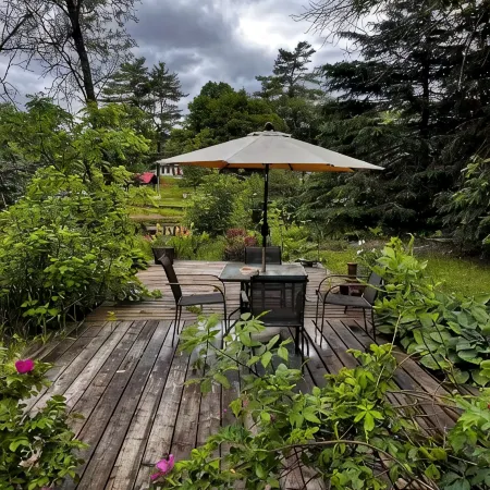 Riverside suite on York River in town free parking