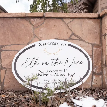 Elk on the Nine - Stay Near Route 66, Grand Canyon, Golf, and The Polar Express!