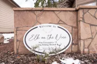 Elk on the Nine - Stay Near Route 66, Grand Canyon, Golf, and The Polar Express!