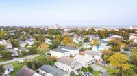 Beach Retreat - Spacious Top Level APT, Walk to Carolina Beach, Lake & Park - 4-Star