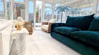 Luxury Liverpool House Near City Centre and Football Stadium - Bungalows