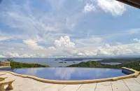 Jungle and Ocean Paradise, Infinity Pool, 4BR/3BA - Private location! - 3-Star