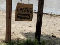 Big Mike's Cabin on the lake, next to ball diamonds nestled in 3 -cabin village Hotels in Brown County