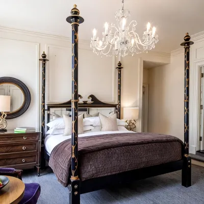 The Kensington Hotels near Paloma