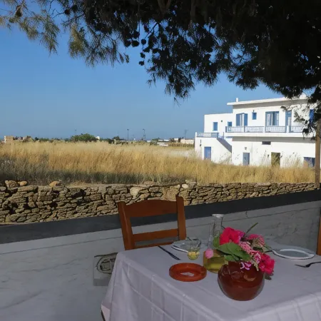 Artemon Hotel