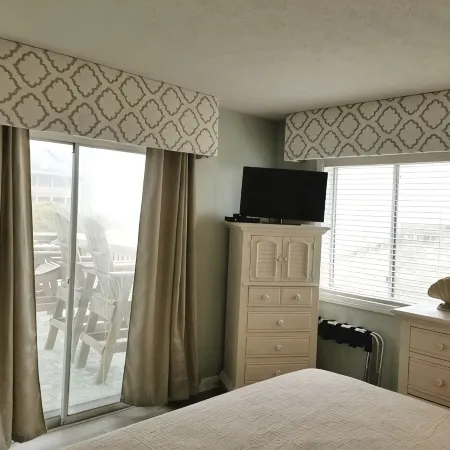 Oceanfront! Boardwalk to the Beach. Complimentary Amenities! Guest Favorite!