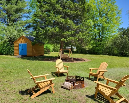 Cozy Errol Home conveniently close to town and with snowmobile access! Hotels in Errol