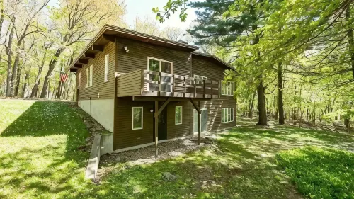 The Treehouse - 3-Star