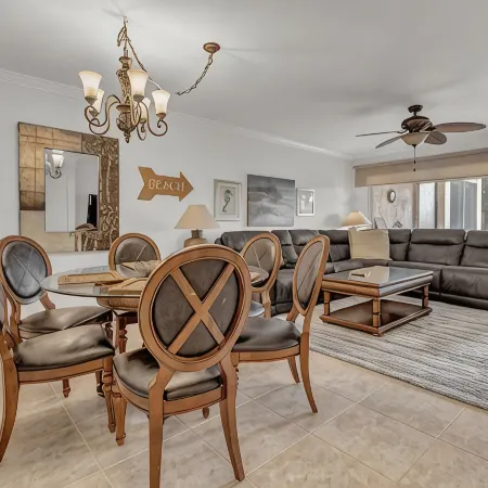 2br Condo on Park with walking access to the beach.