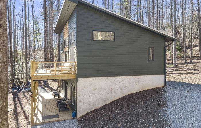 NEW Mountain Modern Hideaway! - Walk to Disc Golf