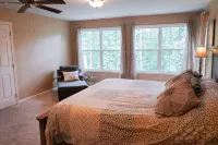 Lakin' Memories- Large Waterfront Home on KY Lake Perfect for Family Gatherings - balcony