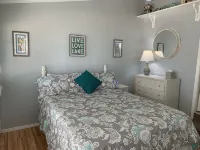 Firefly Cottage - Lakefront Cottage with Huge Dock on Quiet Cove - balcony