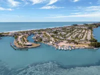"Pelican Nest"Private Beach & Bay access & Pool 4bedroom 3bath - 4-Star