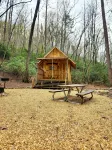 Raelean - A unique off-grid tiny cabin