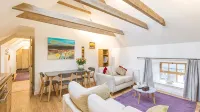 Rural chic - The Hayloft others style and comfort with a rustic charm. - บังกะโล