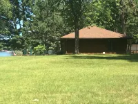 Waterfront 3 Bedroom Cottage on Beautiful Lake Nokomis - Wi-Fi