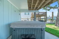 Canal Breeze! Waterfront property! Private pool! - 4つ星