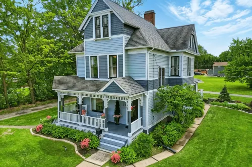 The Victorian House - Four Bedrooms - Two Bathrooms  -