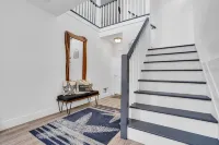 3 Blocks to the Beach! - 4-Star