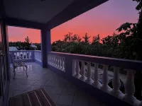 3 bedroom home with pool Hotels in Sandys