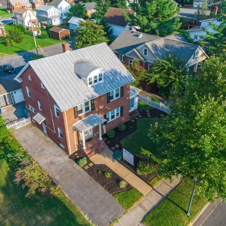 Big Sunny Family House