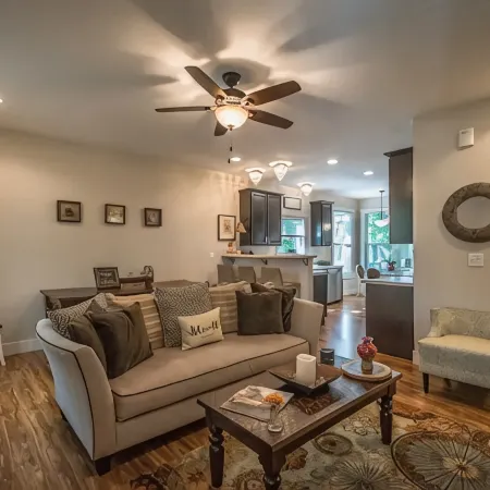 Be our guest-3-bedroom house in a great location!