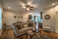Be our guest-3-bedroom house in a great location!