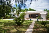 Authentic Mauritian Lifestyle Located on the beach Hotels in Albion