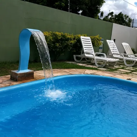 House with Ample Space for Accommodation, Leisure Area with Swimming Pool and Barbecue.