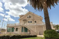 Charming Historic Lighthouse, A Magical Oasis With Great Sunsets