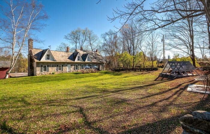 Beautiful Historic Country Estate – Modern Comfort in Okemo Valley