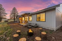 Grand Canyon Brand New Home with AC. Near Golf Course, Lake & Bearizona