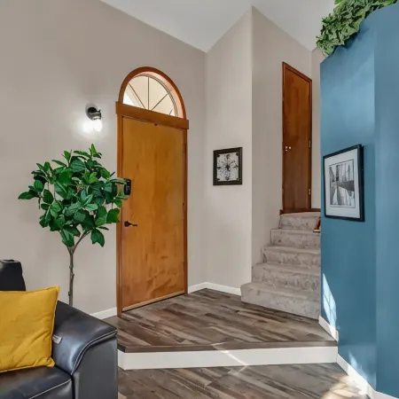 Entire 3-level, 3 BRM home w/King/Queen/Twin beds