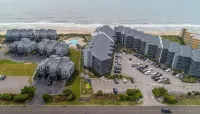 Oceanfront Newly Renovated 1st Floor Condo Sleeps 8  North Topsail Beach - 3-Star